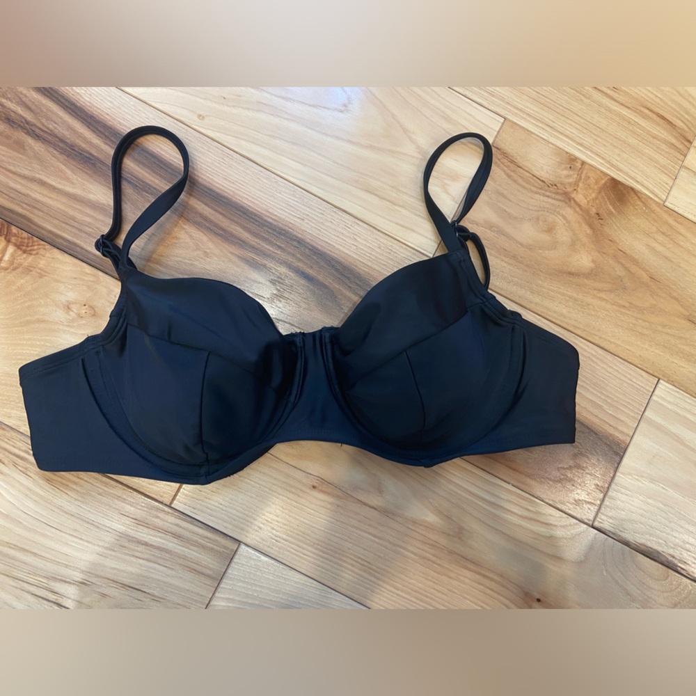 Kona Sol Women’s bustier bikini top in black